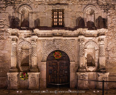 2015121901, Alamo façade at Christmas