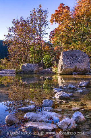 2013111306, Maples, sycamores, and boulders in the Sabinal River