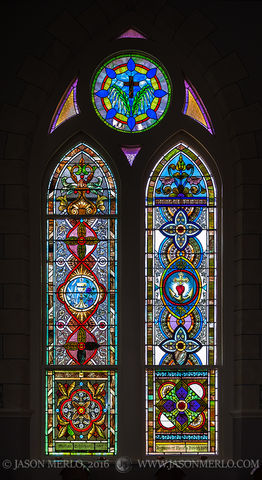 2016081010, Stained glass window