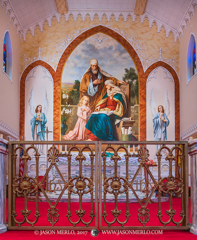 2017072211, Altar gate and painted apse