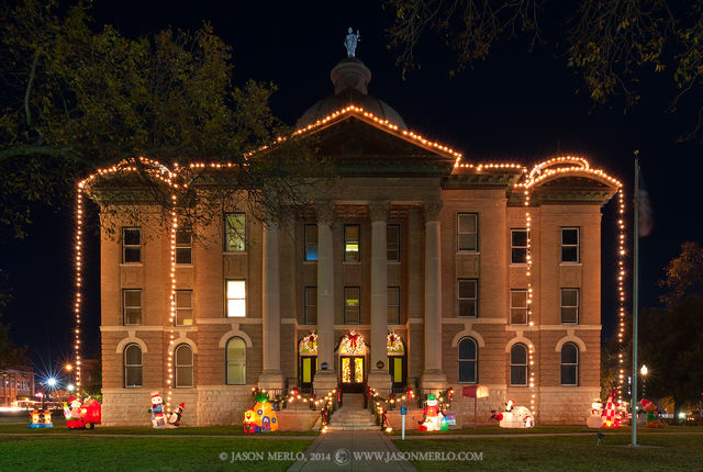 2014120501, Hays County courthouse (retired) at Christmas