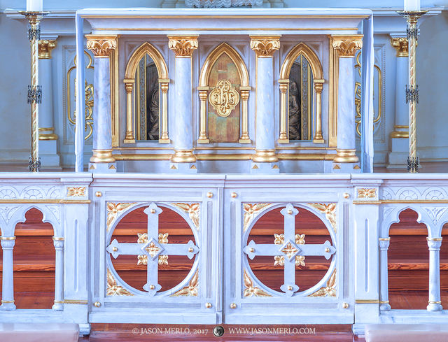 2017080226, Altar gates and altar