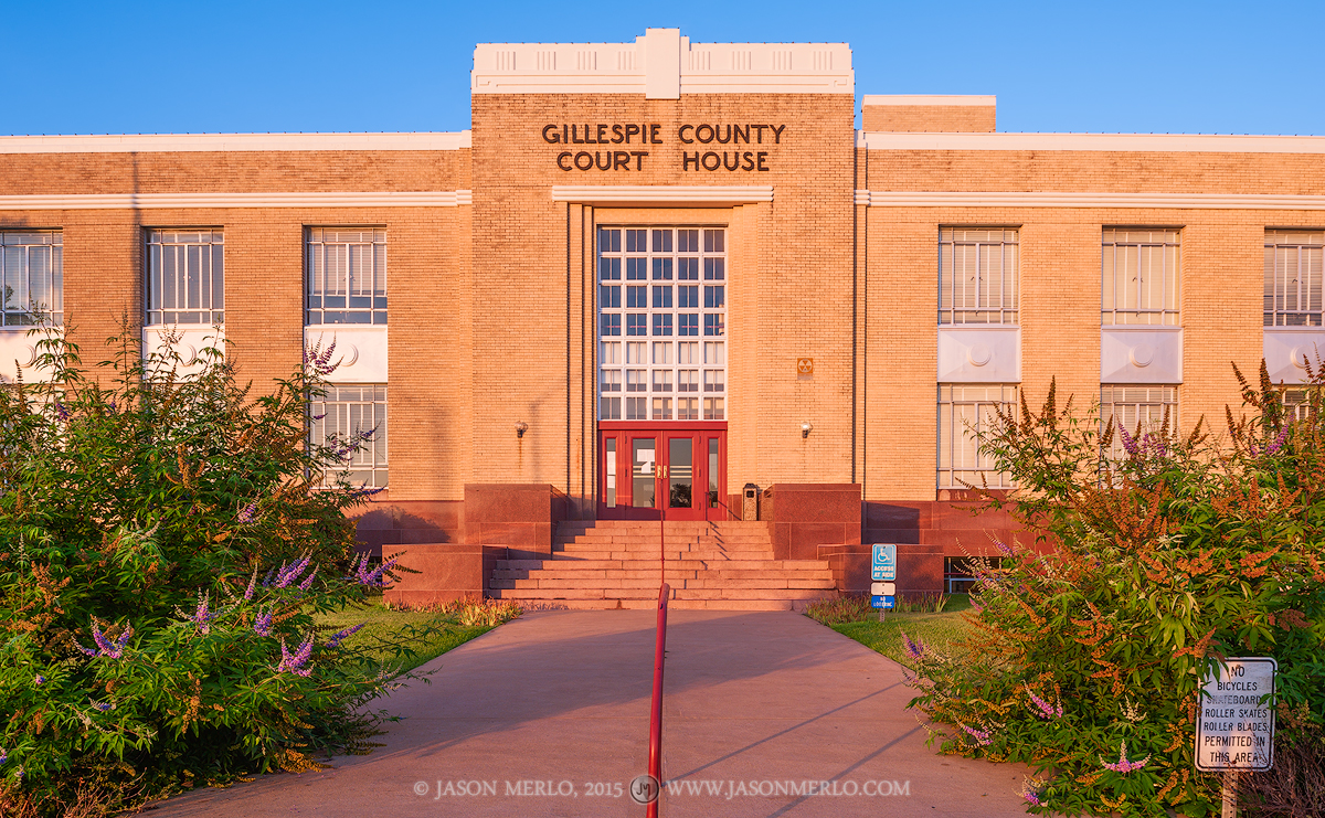The Gillespie County courthouse (built 1939) in Fredericksburg, Texas.